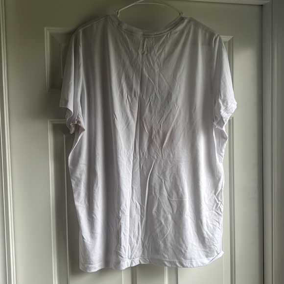 NIKE Womens plus t shirt like new - Picture 3 of 4